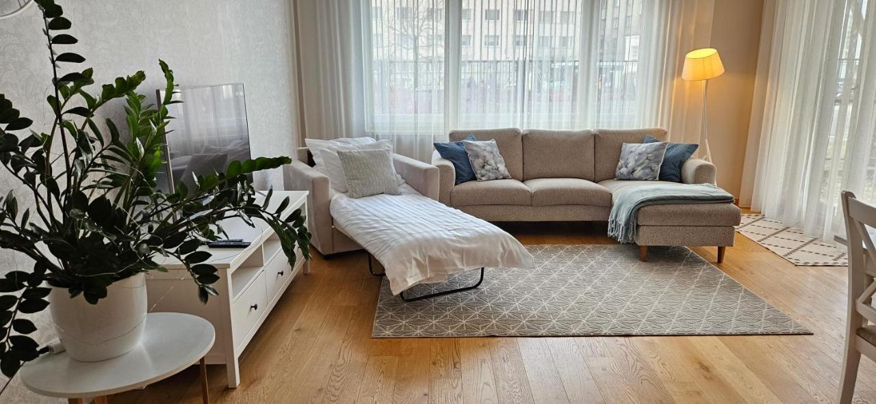 Center, Brand New + Free Parking Apartment