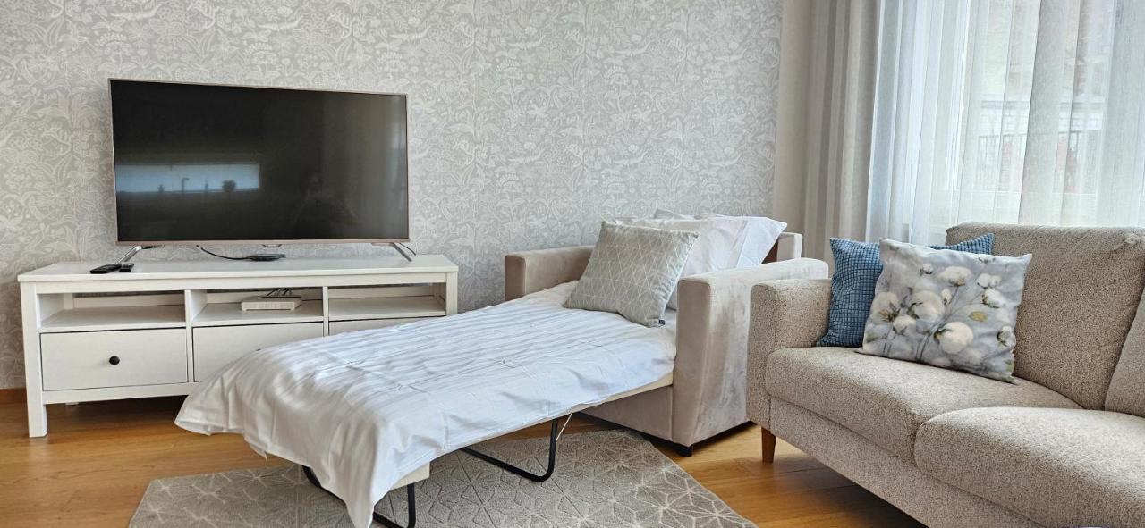 Center, Brand New + Free Parking Apartment *