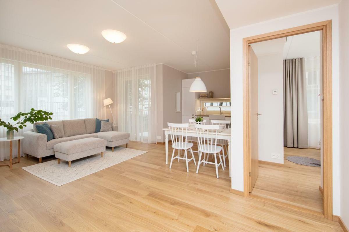 Center, Brand New + Free Parking Apartment
